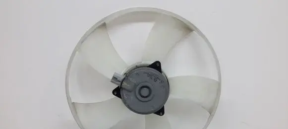 Toyota Yaris Radiator cooling fan shroud 163630H030