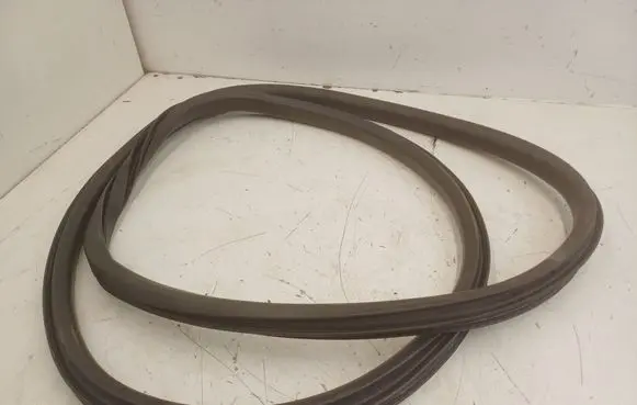 Volvo V40 Front door rubber seal 31385841