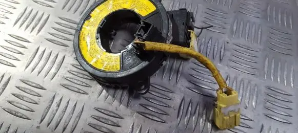Mazda 323 F Airbag slip ring squib (SRS ring) z10e940527
