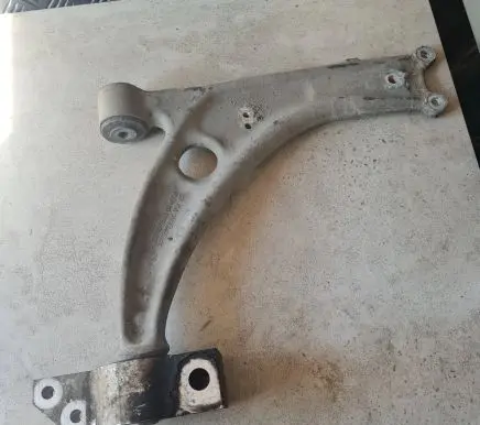 Volkswagen PASSAT CC Front lower control arm/wishbone 3C0407153B