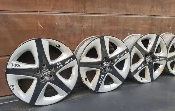 Toyota Prius (XW30) R17 alloy rim 
