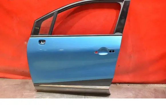 Renault Captur Front door