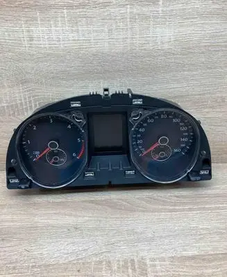 Volkswagen PASSAT B7 Speedometer (instrument cluster) 3AA920970E A2C53219792