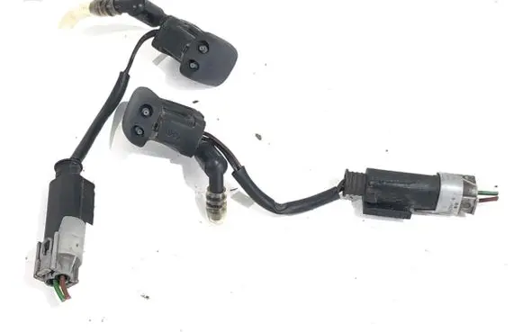 BMW 5 E39 Windshield washer spray nozzle 8361039