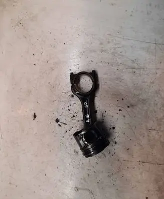Ford Focus C-MAX Piston with connecting rod 75L87