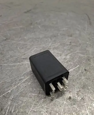 Audi A3 S3 8P Glow plug pre-heat relay 03G907282
