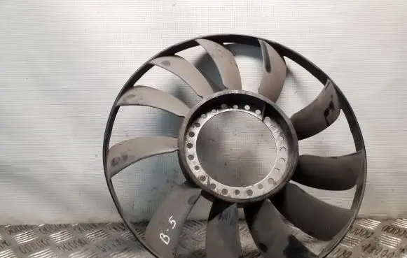 Volkswagen PASSAT B5 Fan impeller 058121301B