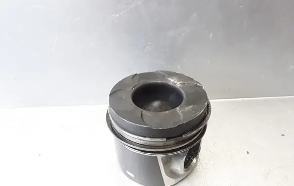 Volvo XC60 Piston 