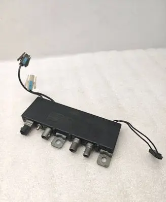 BMW 7 E38 Aerial antenna amplifier 65258352774