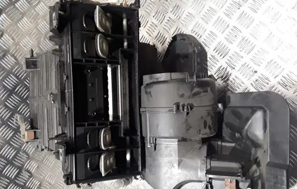 Nissan Qashqai Interior heater climate box assembly housing 27210JD720