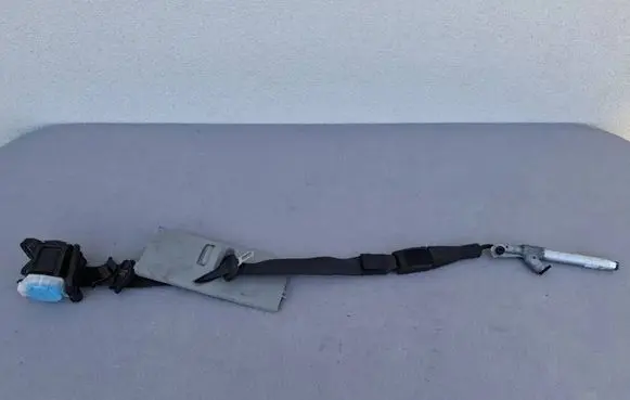 Opel Insignia A Front seatbelt 20951977 M123 08122011