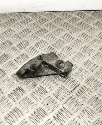 Nissan Micra Engine mounting bracket