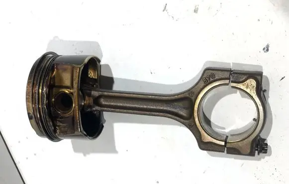 Citroen C4 I Picasso Piston with connecting rod 4875569