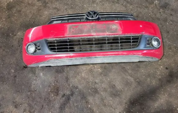 Volkswagen Golf VI Front bumper