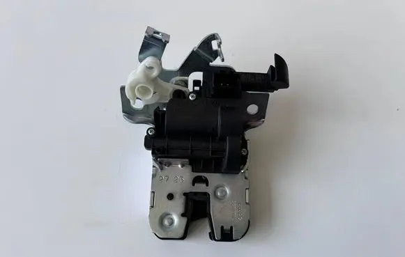 Audi A4 S4 B9 Tailgate/trunk/boot lock/catch/latch 8W0827503