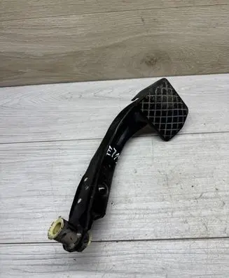 Volkswagen Caddy Brake pedal 1T2723143F