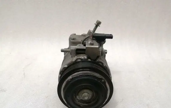 Mercedes-Benz GLE (W166 - C292) Air conditioning (A/C) compressor (pump) A0008303802