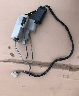 Mazda 323 F Front door lock