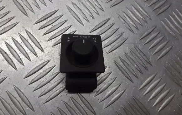 Land Rover Freelander Wing mirror switch AMR2498