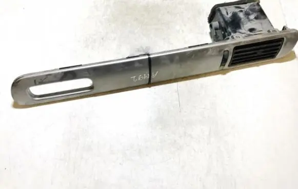 Chevrolet Tacuma Dash center air vent grill