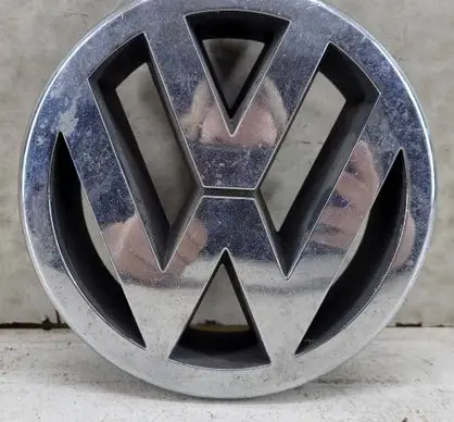 Volkswagen Touran II Manufacturer badge logo/emblem 1T0853601
