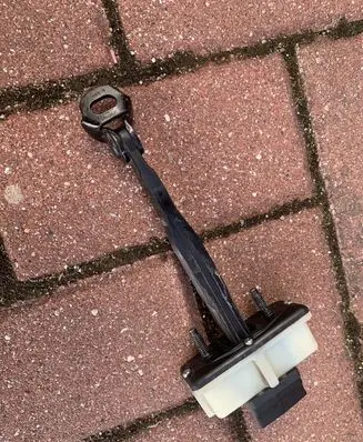 Alfa Romeo Stelvio Rear door check strap stopper 94904302