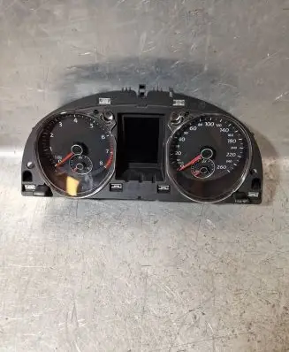 Volkswagen PASSAT B7 Speedometer (instrument cluster) 3AA920870C 054665