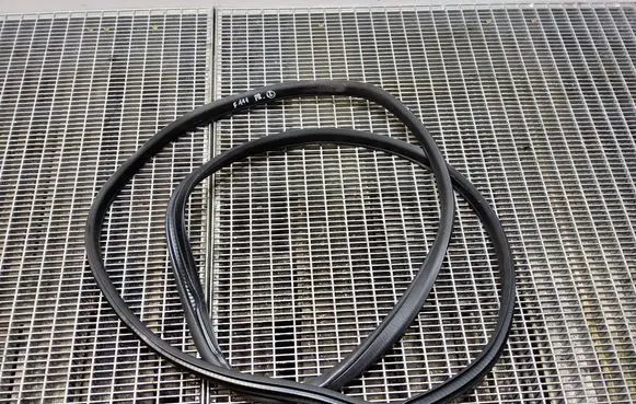 Mercedes-Benz B W246 W242 Front door rubber seal 