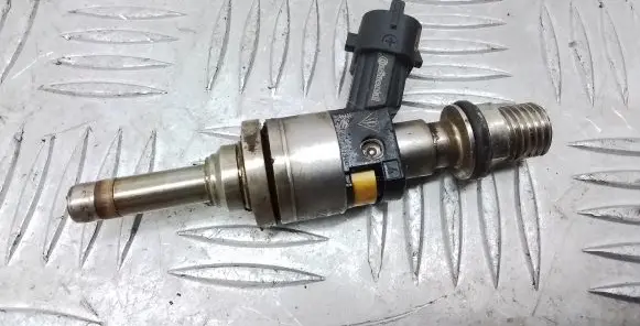 Porsche Cayenne (92A) Fuel injector 94811012882