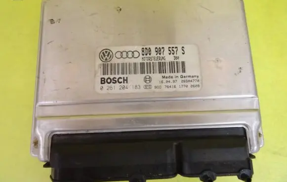 Audi A4 S4 B5 8D Engine control unit/module 8D0907557S 0261204183