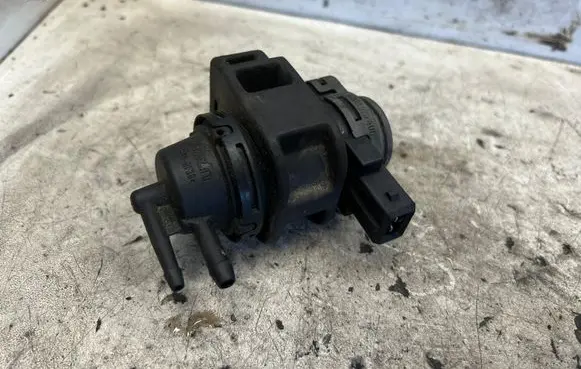 Renault Scenic II - Grand scenic II Turbo solenoid valve 8200575400