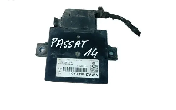 Volkswagen PASSAT B7 Power management control unit 3AA919041