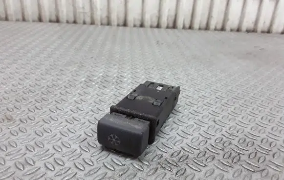Land Rover Freelander Air conditioning (A/C) switch 