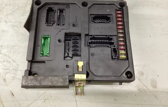 Volkswagen Sharan Fuse module 7M0971882A PX0418130 XM2114A212AA