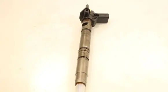 Volkswagen PASSAT CC Fuel injector 0445116030