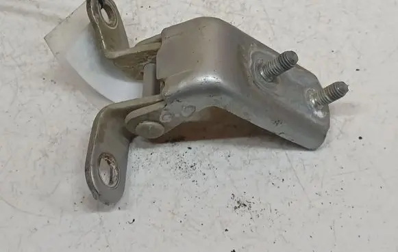 Toyota Yaris Rear door lower hinge