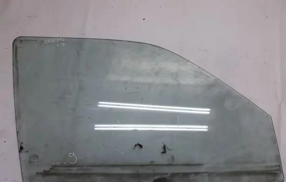 Opel Frontera A Front door window glass four-door