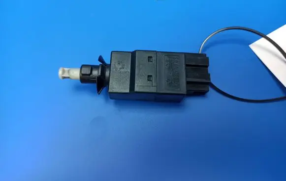 Mercedes-Benz E W211 Brake pedal sensor switch 0015454009