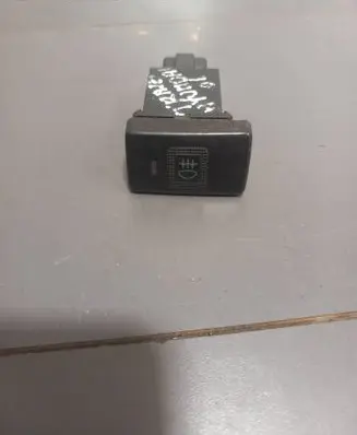 Fog light switch