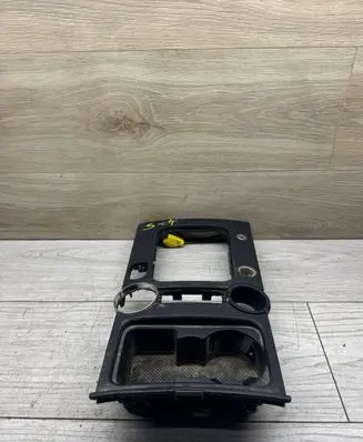 Volkswagen Touareg I Cup holder 7L6858601A 484704 314700100