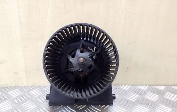Audi A3 S3 8L Heater fan/blower F667325R 1J1819021C