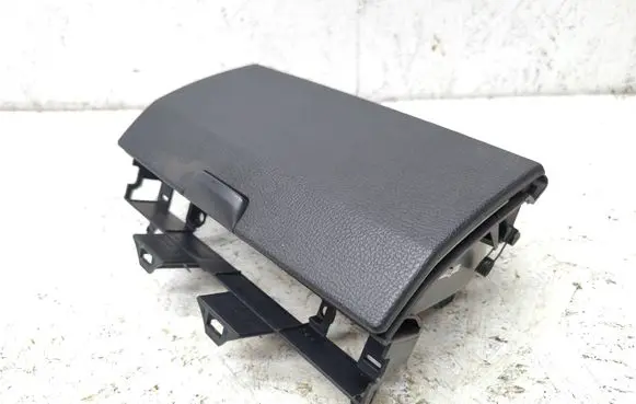 Mazda 6 Glove box