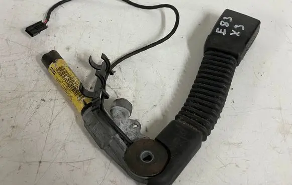 BMW X5 E53 Front seatbelt buckle 7078042