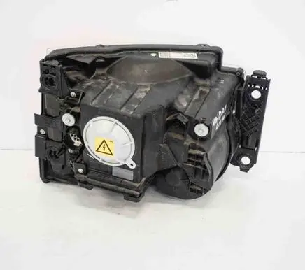Land Rover Discovery 3 - LR3 Headlight/headlamp XBC001132