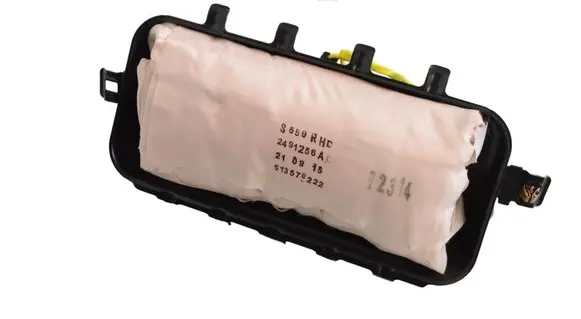 Volkswagen PASSAT B7 Passenger airbag 0589P1000773 GR3B63044A74BG