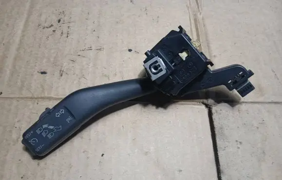 Volkswagen Touran I Indicator stalk 1K0953513E 01103511 10351180125270