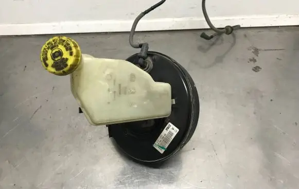 Peugeot 207 CC Brake booster 9682338480 32067093