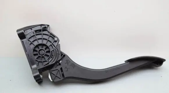 Peugeot 3008 II Accelerator throttle pedal 86ET34