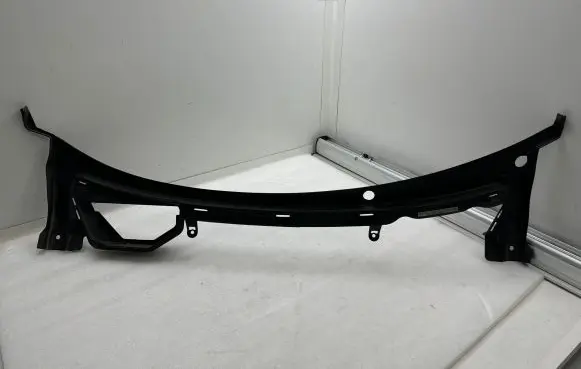 Tesla Model S Wiper trim 100897600D