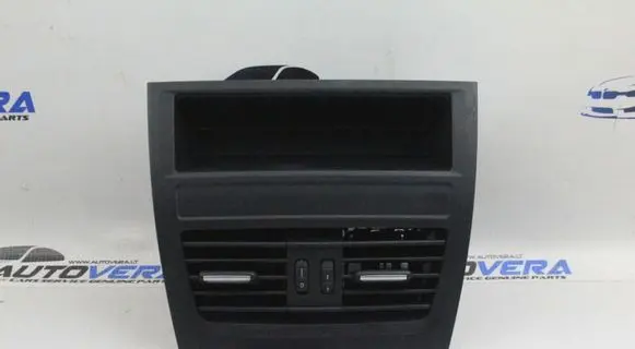 Rear air vent grill